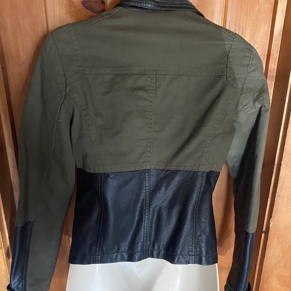 Motorcycle type jacket. - Picture 2 of 3